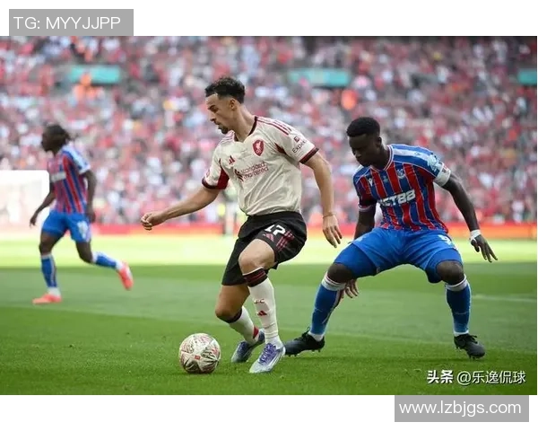 德甲经典对决：利物浦与曼联战成平局历史冷门引发全场热议