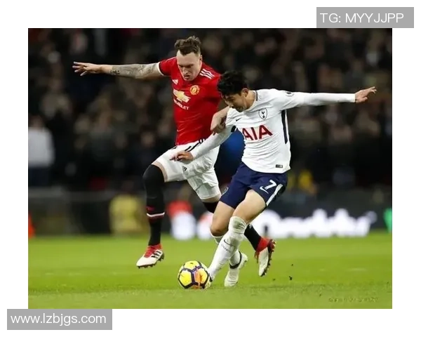 英超激战：曼联大胜巴黎圣日耳曼引发全场热议与焦点分析