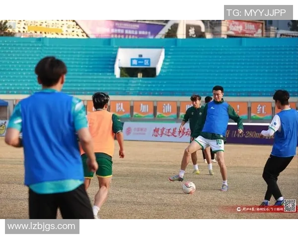 陈强畅谈足球生涯：从青涩少年到职业球员的心路历程