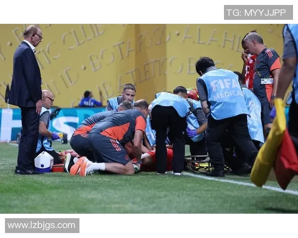 巴黎圣日耳曼大胜拜仁五球狂潮十大精彩进球回顾引发全场热烈反响