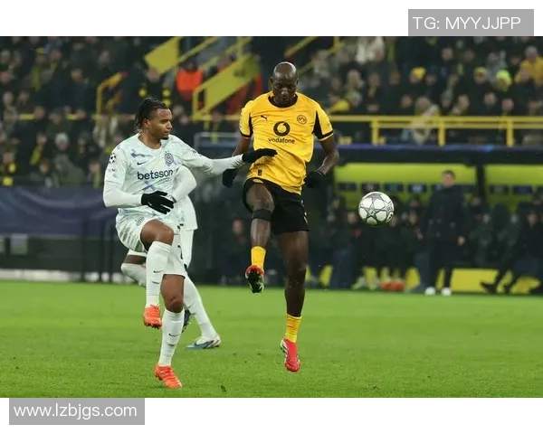 欧冠大战：多特蒙德4-0国米点球争议引发全场热议