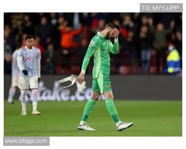 足总杯激战阿森纳逆转曼联争议判罚引发全场热议